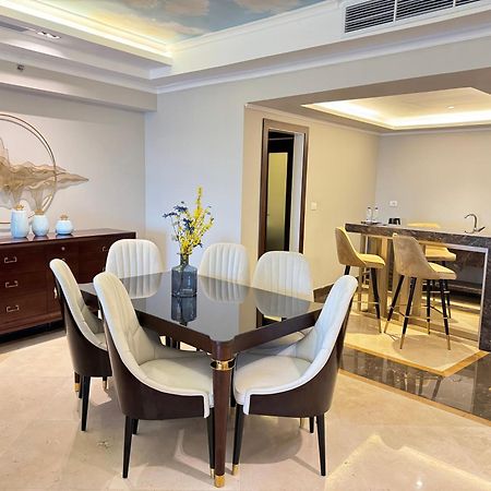 Fleet Club Mahrousa Aleksandria Zewnętrze zdjęcie A dining room in a luxury apartment