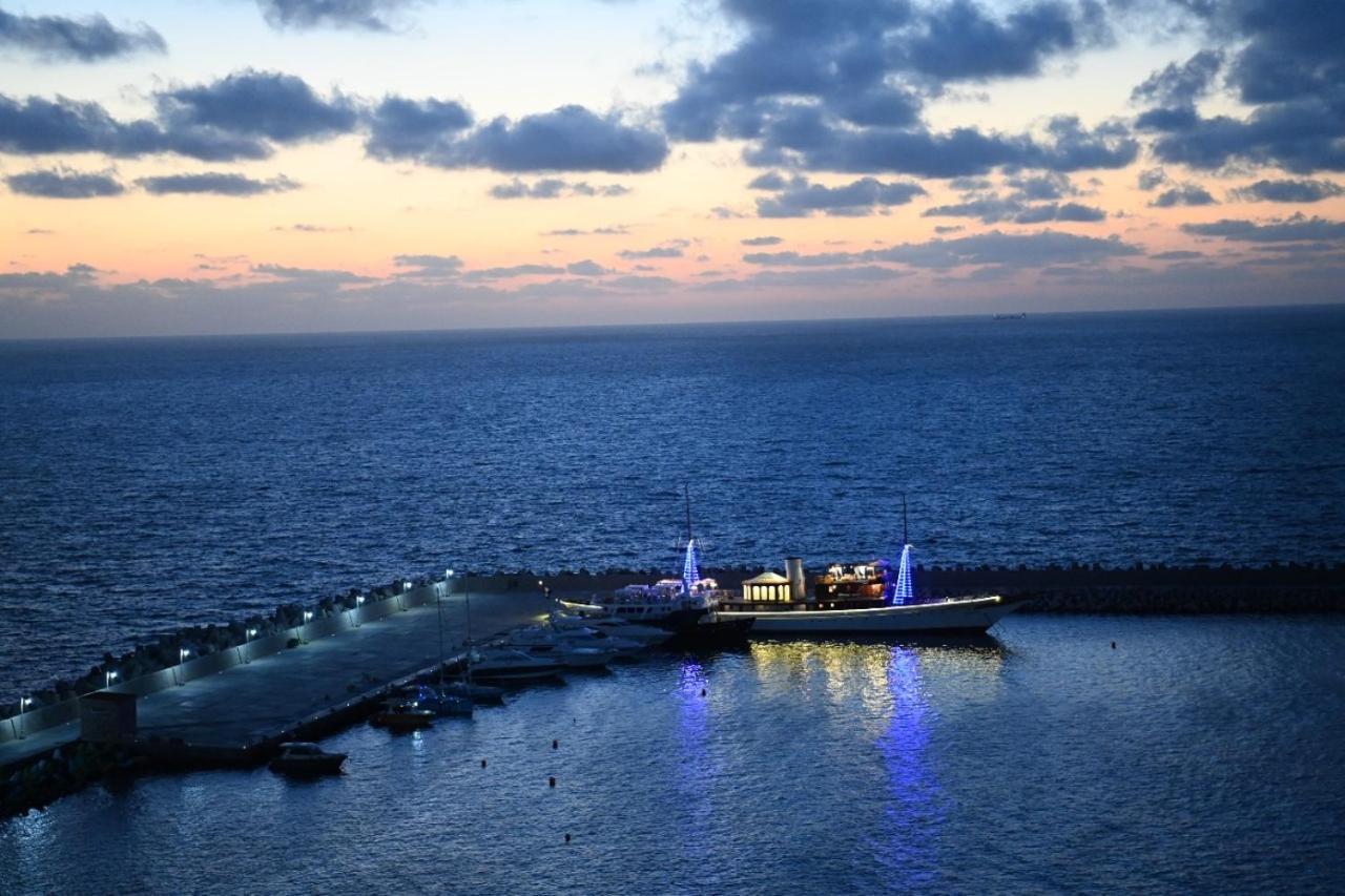 Fleet Club Mahrousa Aleksandria Zewnętrze zdjęcie The port of Limassol at night